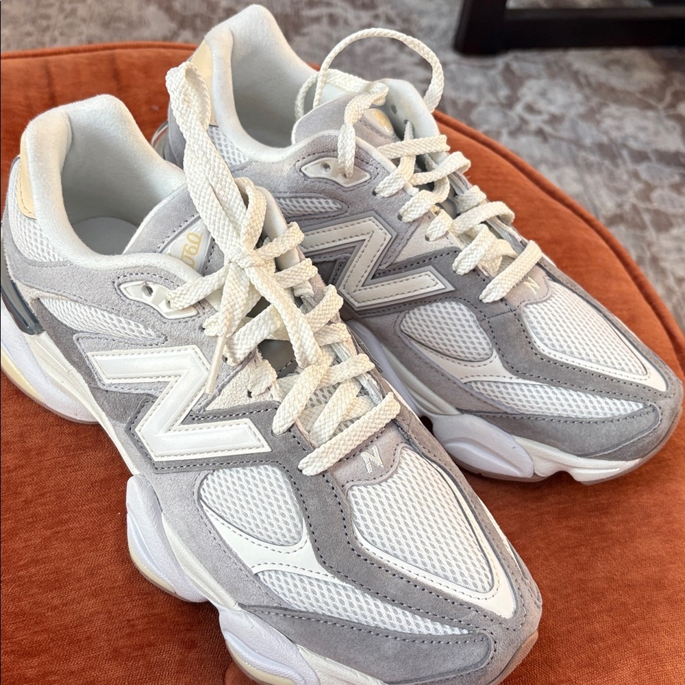 New Balance Mens 9060 Gray & Cream Suede Mesh Sneakers